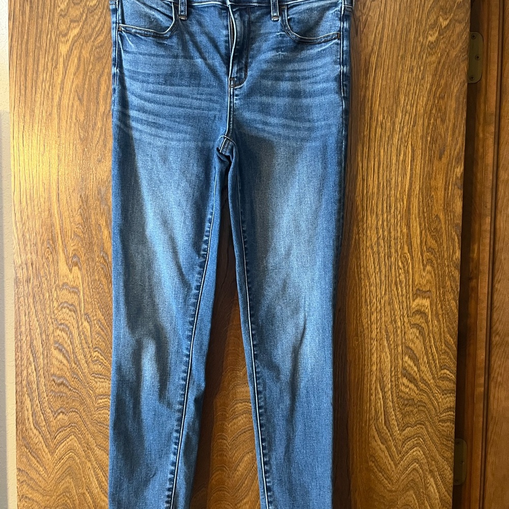 American Eagle Outfitters Classic Blue Skinny Jeans Hi-rise jegging.